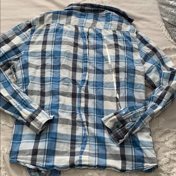 Calvin Klein T-shirt and Plaid Shirt Bundle - Picture 4 of 6